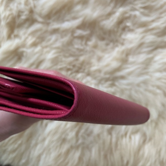 🦋Prada🦋 Saffiano Leather Wallet - Picture 11 of 16